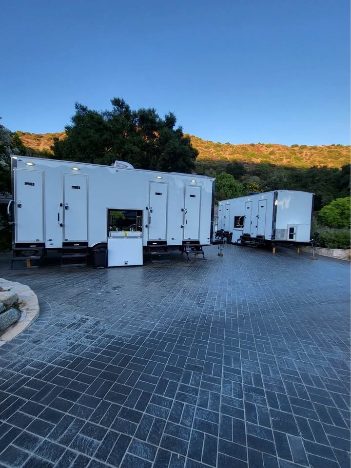 4-Station Individual Entry + Exterior Hand-Wash Station