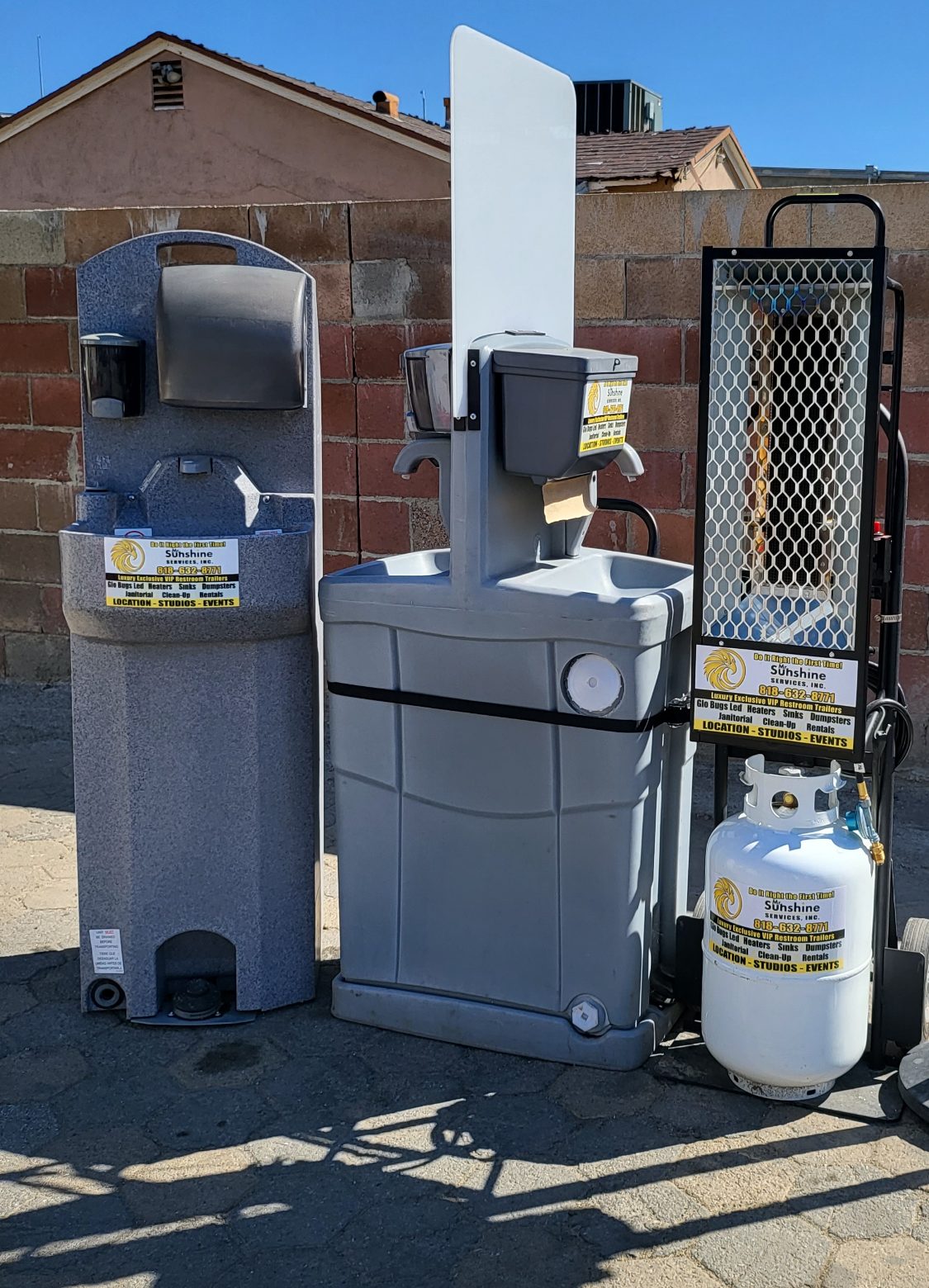 Single and double sink wash stations